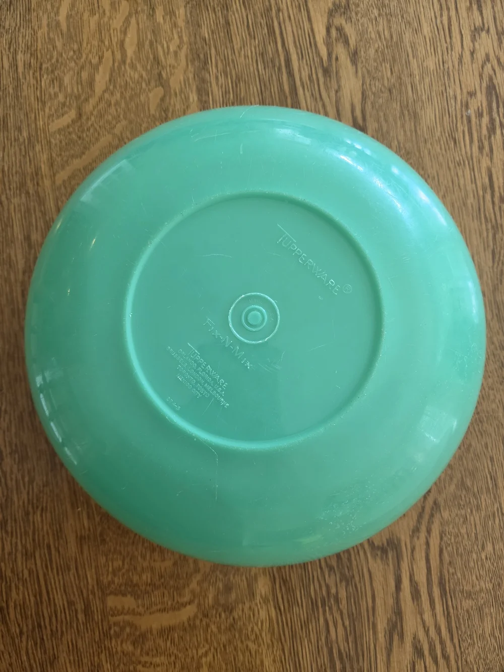 Vtg Tupperware Large Green Plastic Bowl with Lid